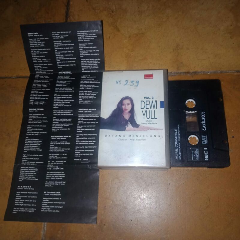 Kaset Pita:Dewi yul-Datang menjelang