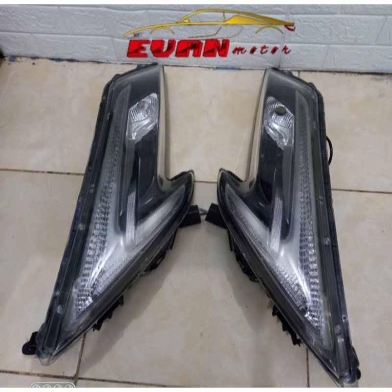 Headlamp sein Nissan Juke LED