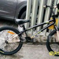 sepeda BMX 20 United Jumper Park
