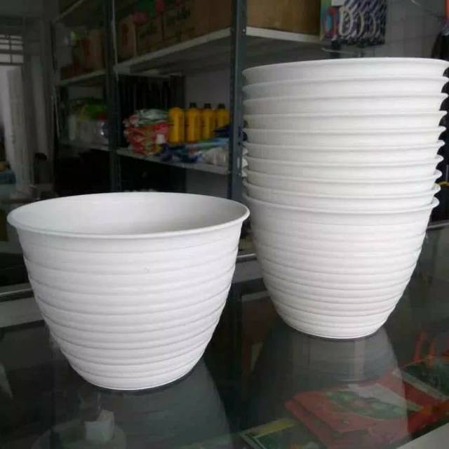 Pot Bunga Ulir Tawon Grosir Plastik Putih 10 15 18 25