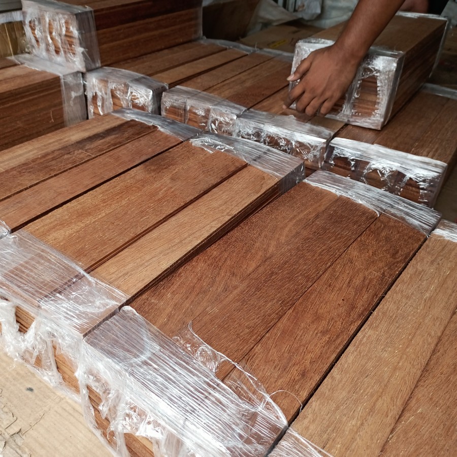 KAYU MERBAU SUPER, Bahan FLOORING, WALL Decor, Ceiling, Craft dll.
