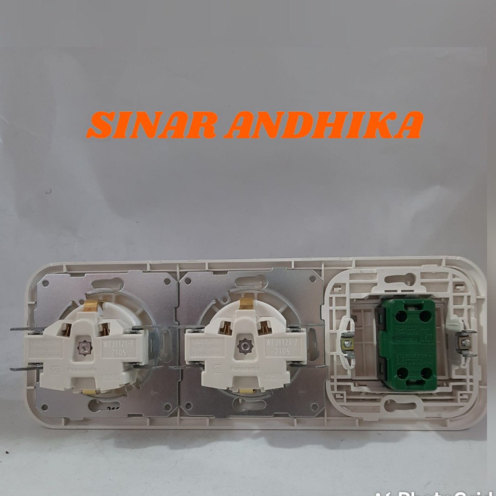 SAKLAR ENGKEL LEBAR + STOP KONTAK DOUBLE (CP) PANASONIC WEJ 7823 412121