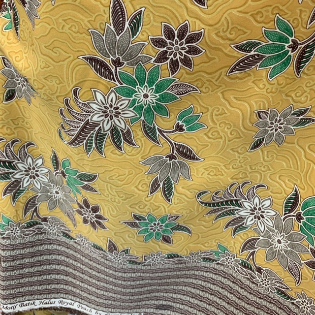Kain batik bahan semi sutera merek Legenda Mas