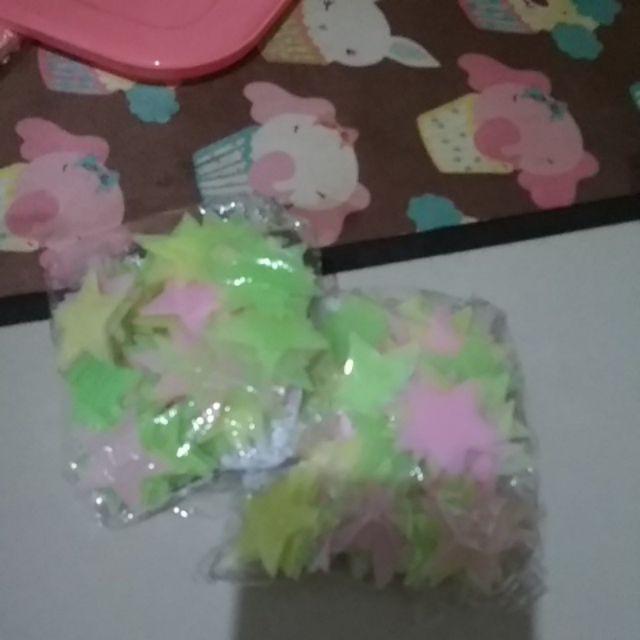 Isi 100 Pcs Stiker Bintang Glow In The Dark Menyalap Dalam Gelap