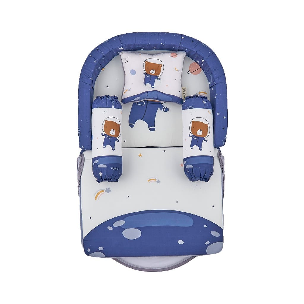 [2 Kg] Vee &amp; Mee Kasur Bayi Lipat Bumper Anti Bakteri + Kelambu Astronaut Bear Series -  VMK 1040