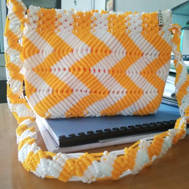 Tas tali kur motif zigzag