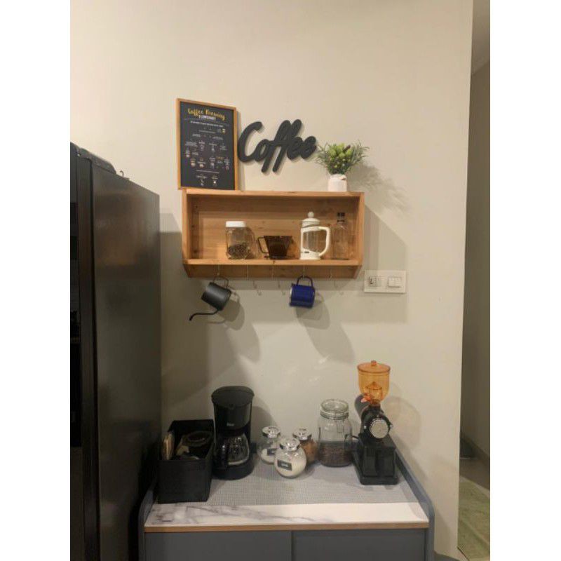 Rak dinding tempat kopi