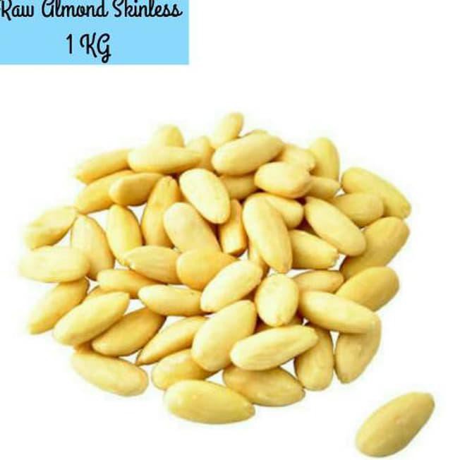 

1fwk raw almond blanched / almond mentah kupas utuh 1 kg qoo4