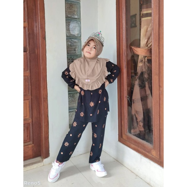 SETELAN RAYON ANAK  MOTIF ABSTRAK KOMBI/SETELAN USIA 4 sampai 11TH / SETELAN ANAK PEREMPUAN.-Ributhitam
