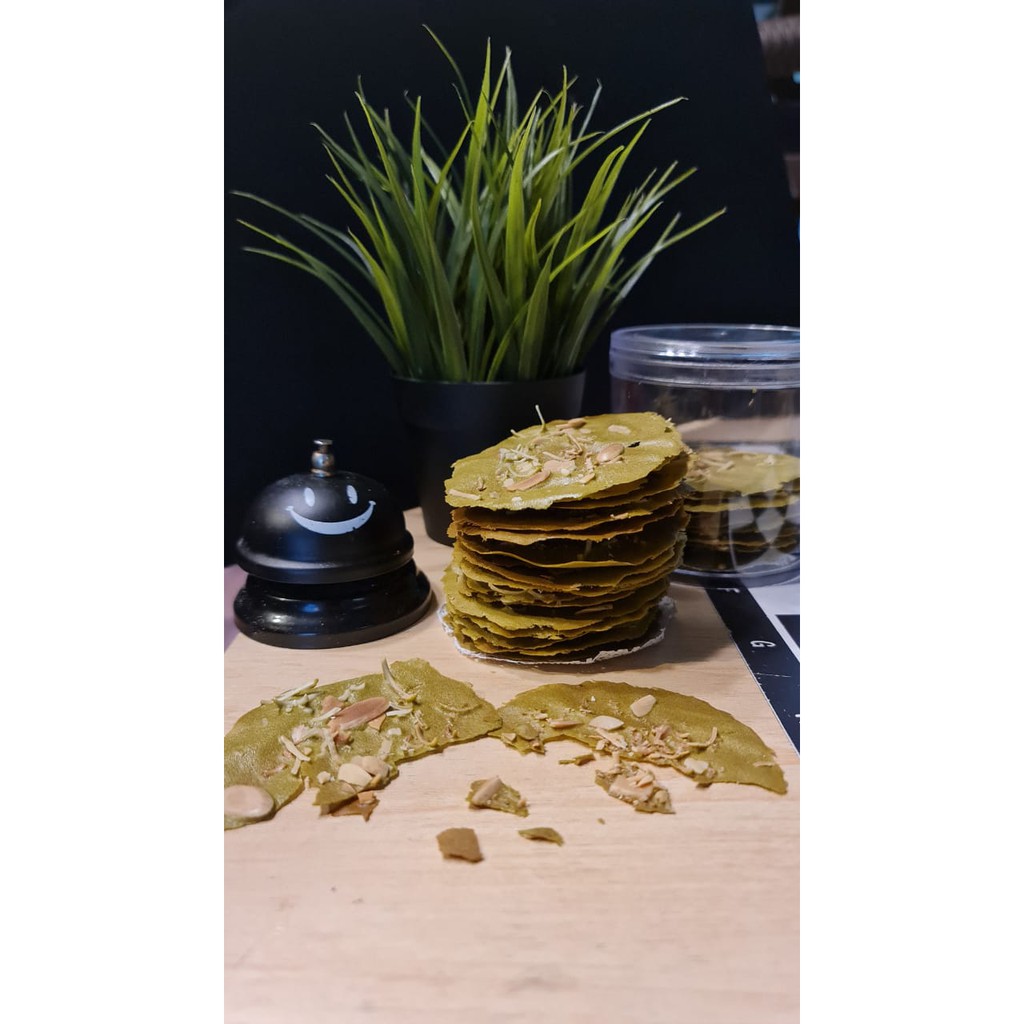 

KUE KERING/KUE LEBARAN / KUE ALMOND CRISPY GREENTEA MOMMYMOLY HOMEMADE PREMIUM ENAK 150gr