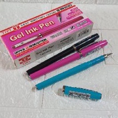 

pulpen gell cair hitam 0,7mm 31060