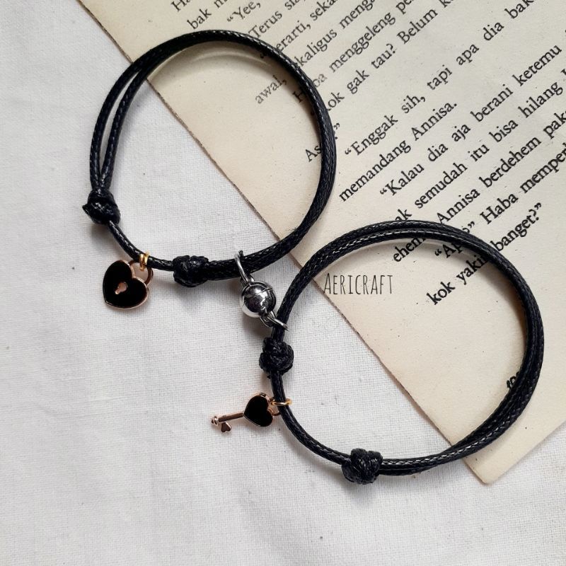 Gelang Couple Magnet Gembok Kunci