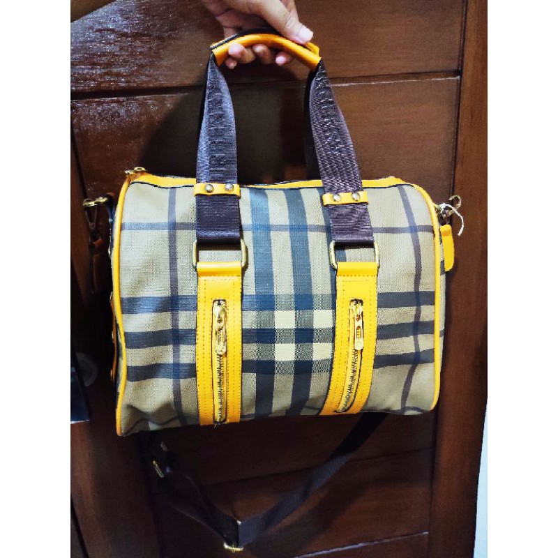 TAS SELEMPANG TAS SLING BURBERRY PRELOVED