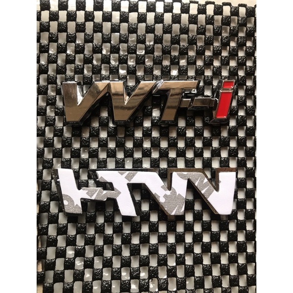 Logo emblem mobil VVT-i kecil