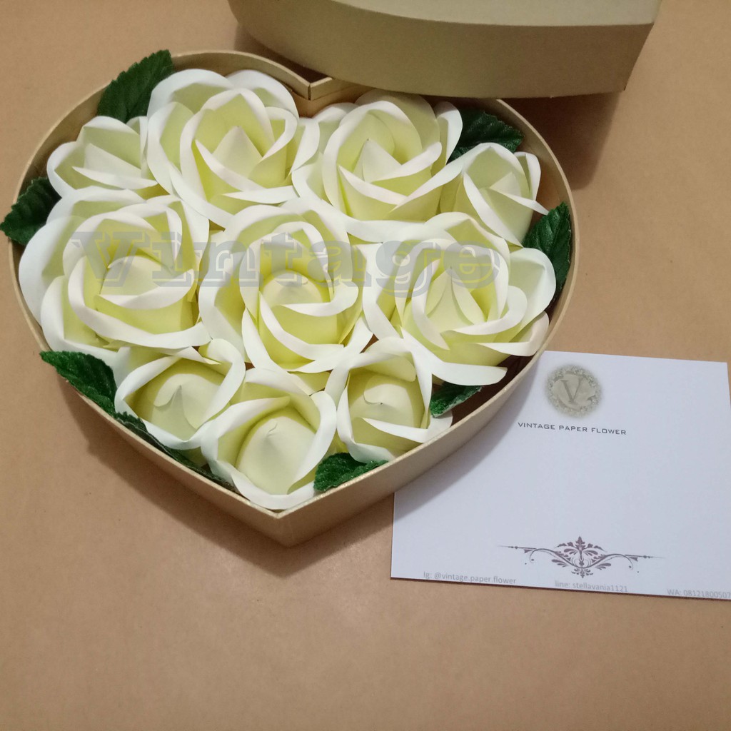 

Rose Paper Flower Box / Size M / Bunga Kotak Kado / Hadiah Anniversary / WIsuda