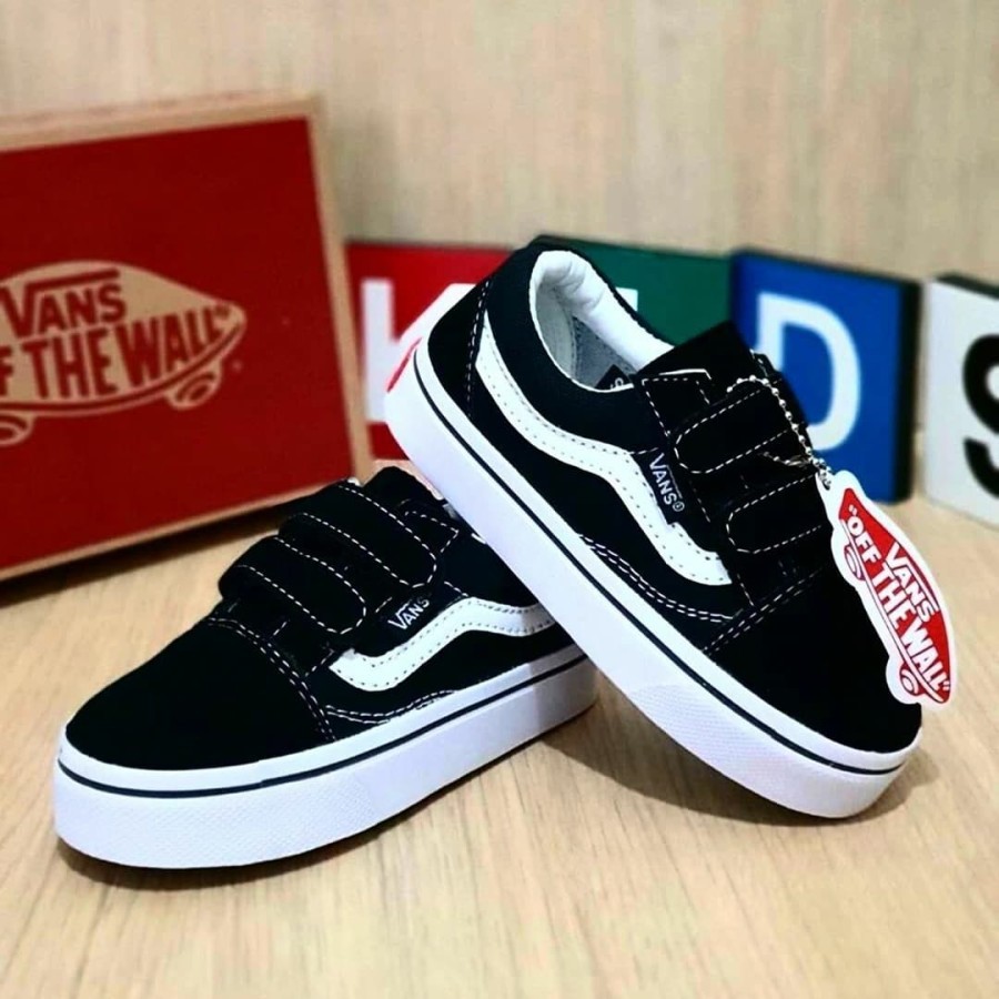 READY SEPATU VANS IMPOR KIDS JUNIOR VELCRO BLACK WHITE HITAM KADO ANAK KECIL TK SD COWOK CEWEK SEKOLAH SD