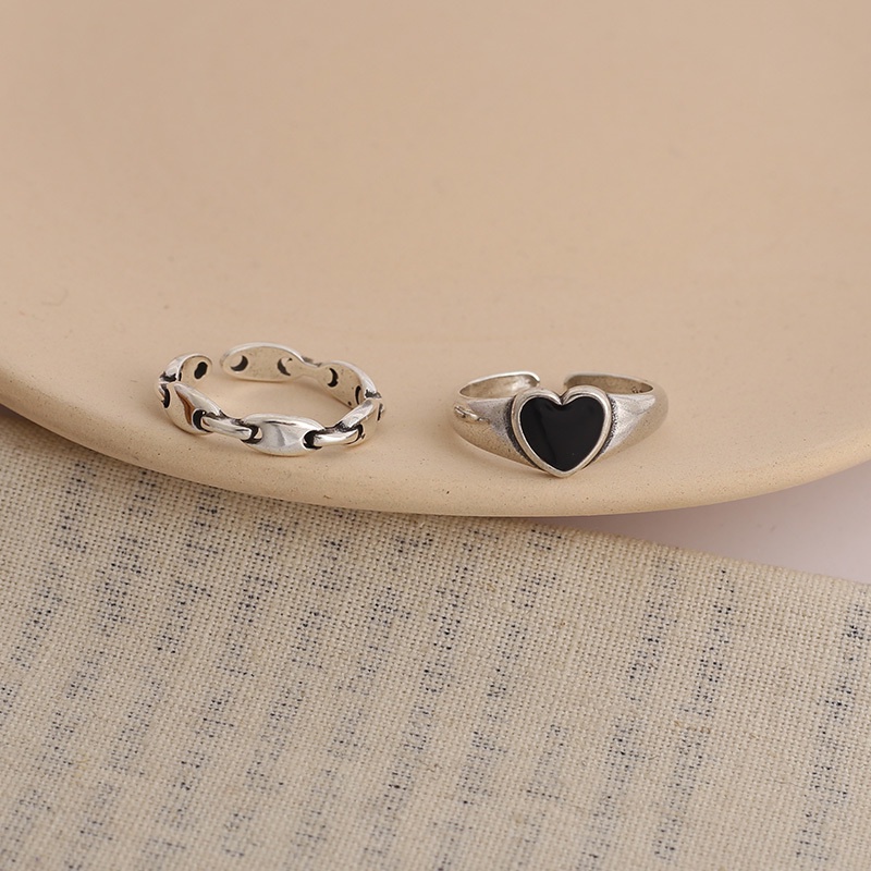 Cincin Bentuk Hati Warna Hitam Gaya Retro Korea