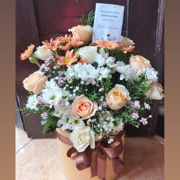 Bloombox bunga box / bunga asli / buket bunga asli / buket hadiah