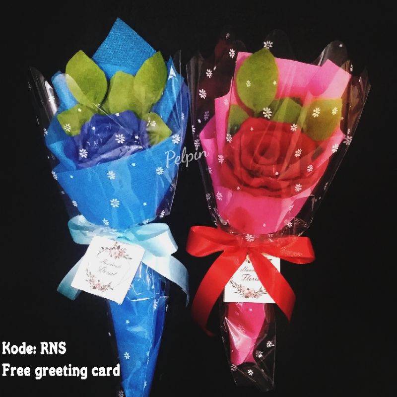 buket bunga mawar biru merah pink RNS + kartu ucapan hadiah wisuda ulang tahun anniversary