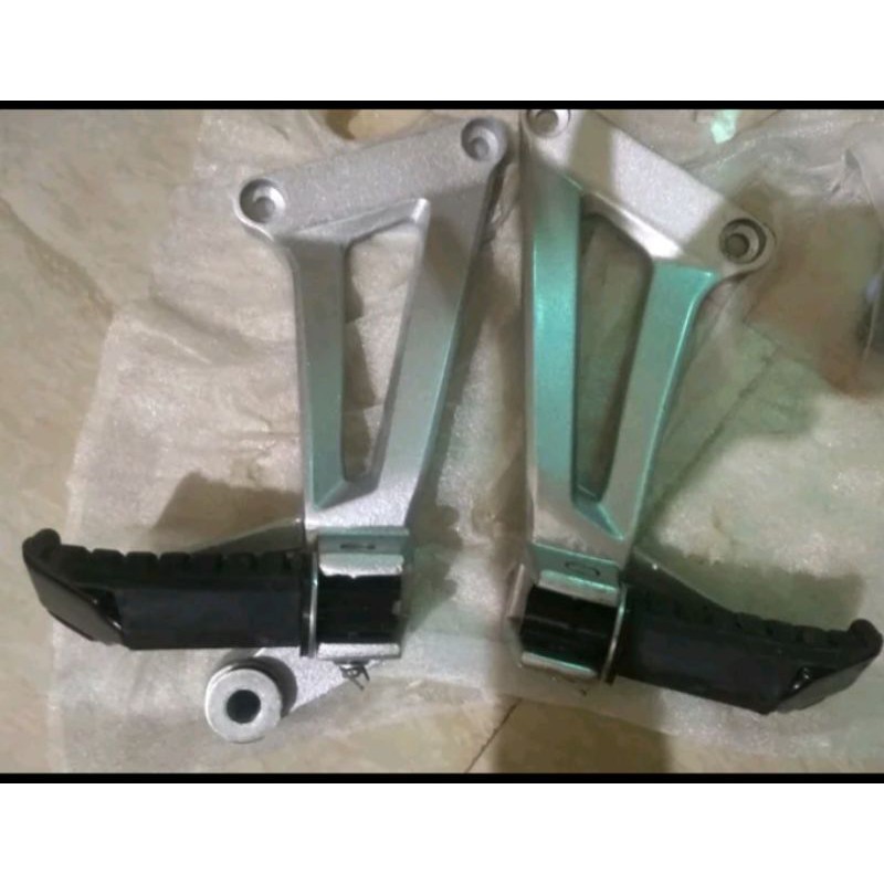 footstep belakang cbr 150 old thailand poastep cbr old pustap postep cbr 150r cocok modif cb gl dll