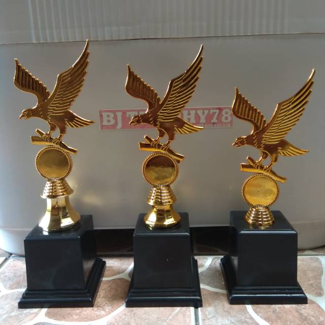 Jual Piala Burung Garuda Shopee Indonesia