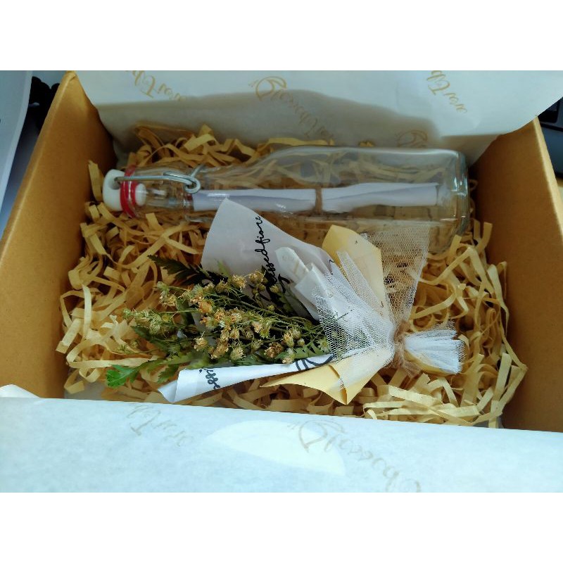 

Hampers botol/secret later kado valentine