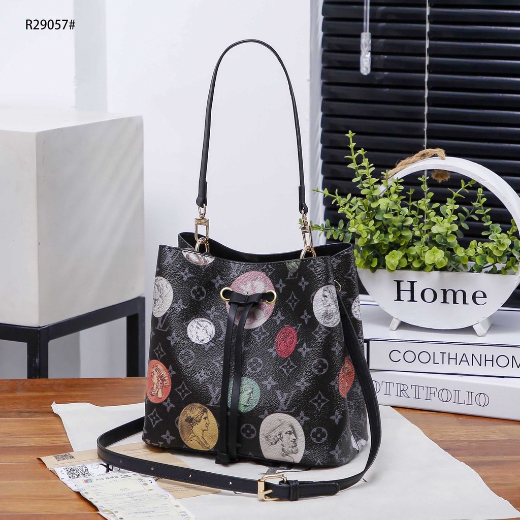 BAG Neo Noe Monogram Cameo R29057