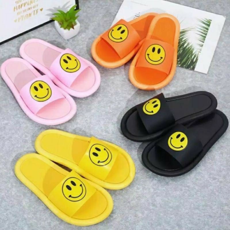 Sandal Wanita Karakter  Smile