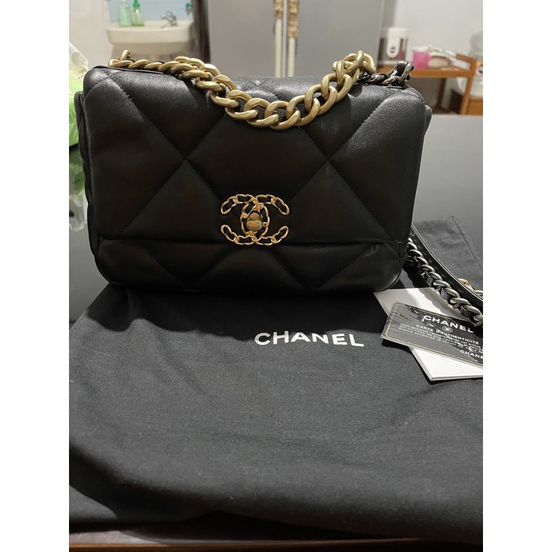 chanel 19 size small 25cm like authentic