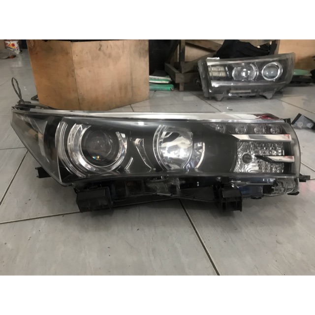 HEADLAMP COROLLA ALTIS 2014