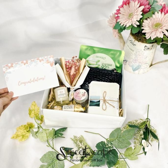 

GIFT BOX PACKAGE 103-PAKET HEMAT HAMPERS 103- CONGRATULATIONS SDG46849E
