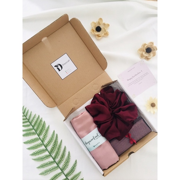 

Hampers Hijab Murah | Gift box | Kado Ulang tahun