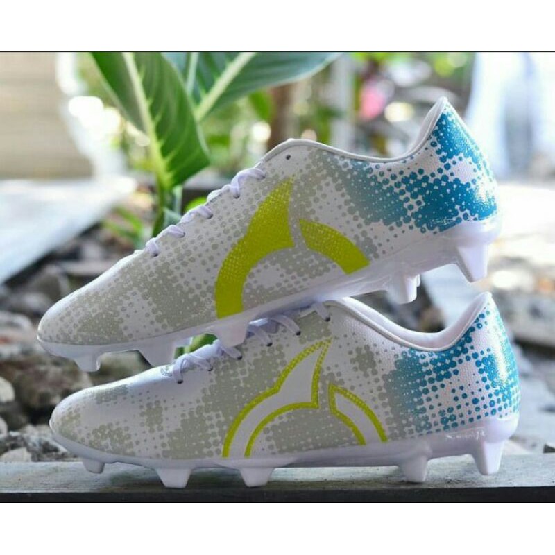 Sepatu Bola Ortuseight Luminous/Sepatu Bola Murah/Sepatu Bola Original