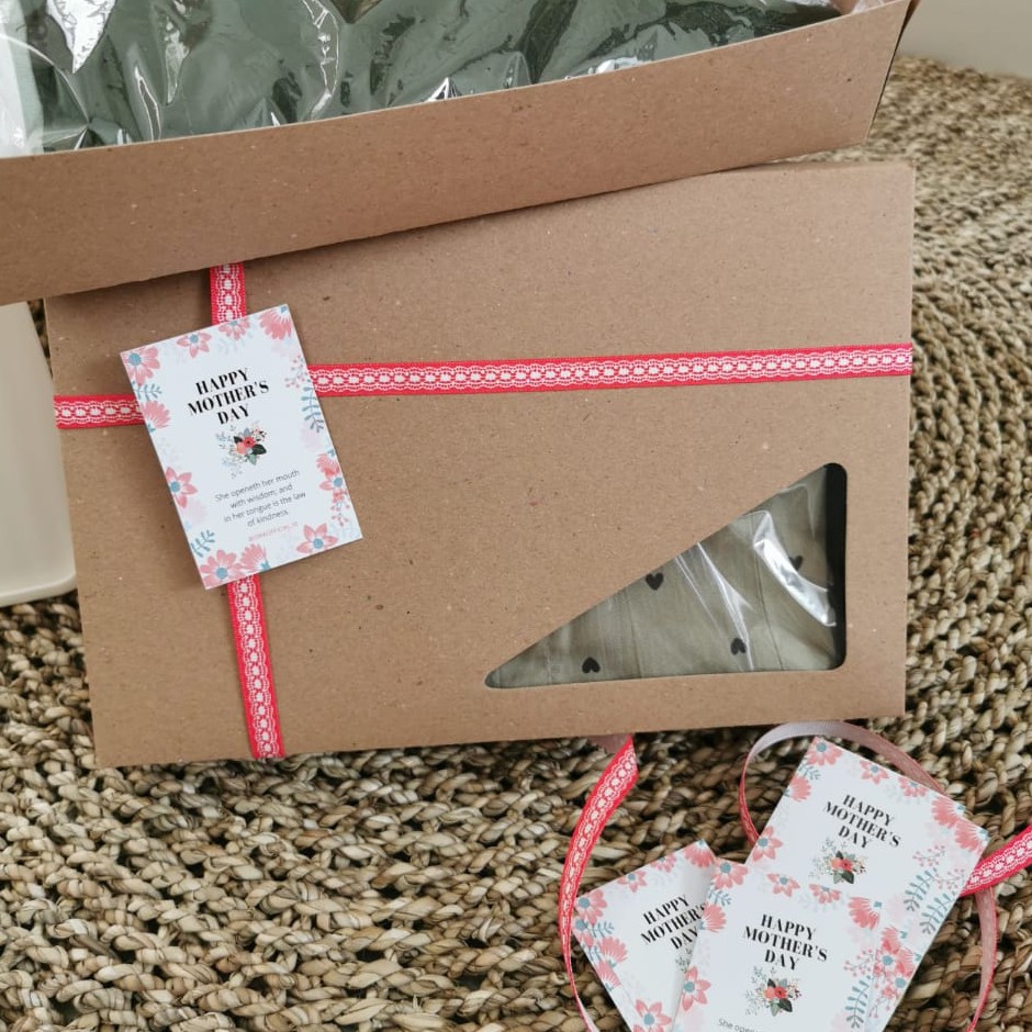 

UMA Gift Box dan Kartu Ucapan