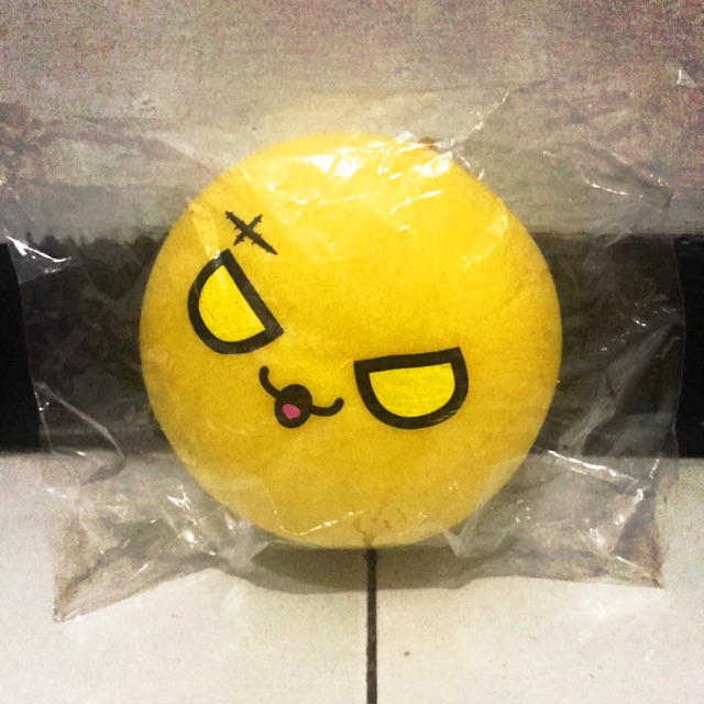 

Jumbo emoticon bun