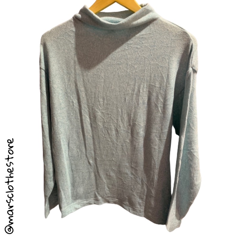 SWEATER RAJUT UNIQLO