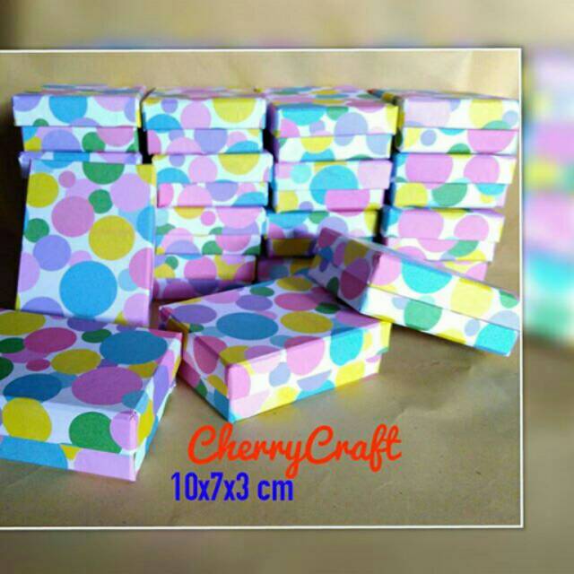 

Kotak Kado Motif Shabby ukuran 10x7x3 cm