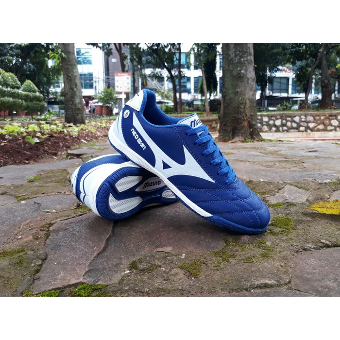 SEPATU FUTSAL MIZUNO