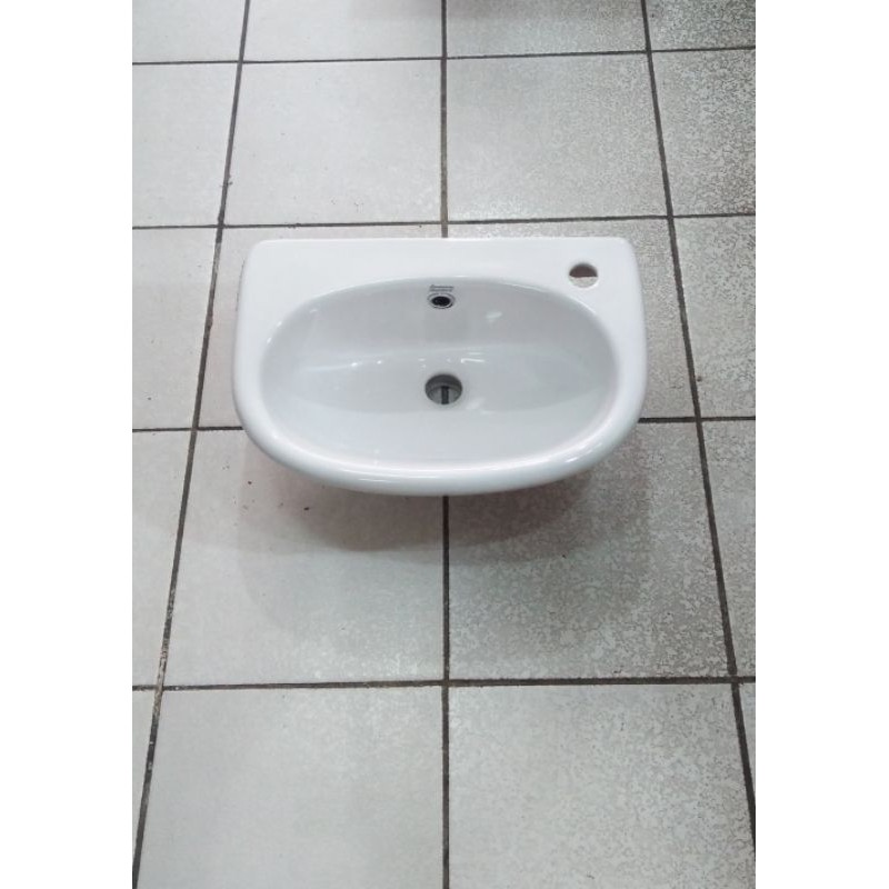 Wastafel Gantung American Standart