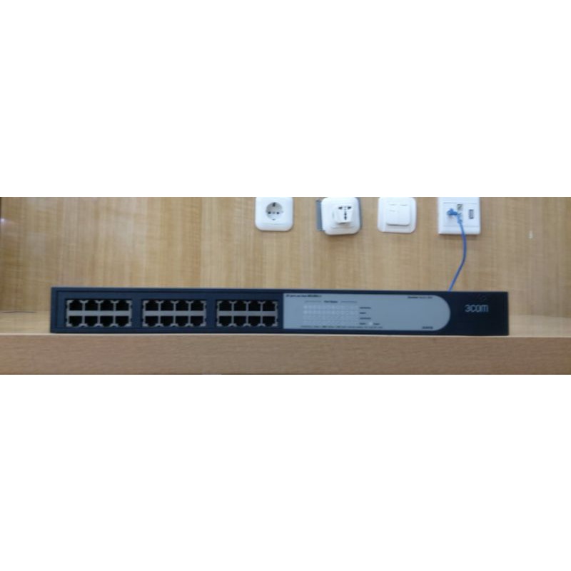 Switch Unmanaged 3COM 24 Ports ( 3C16471B) 3COM Baseline Switch 2024 - 10/100