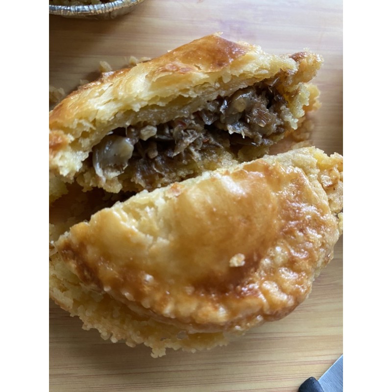 

Pie daging Kambing / Lamb Pie 1 box isi 6 pie