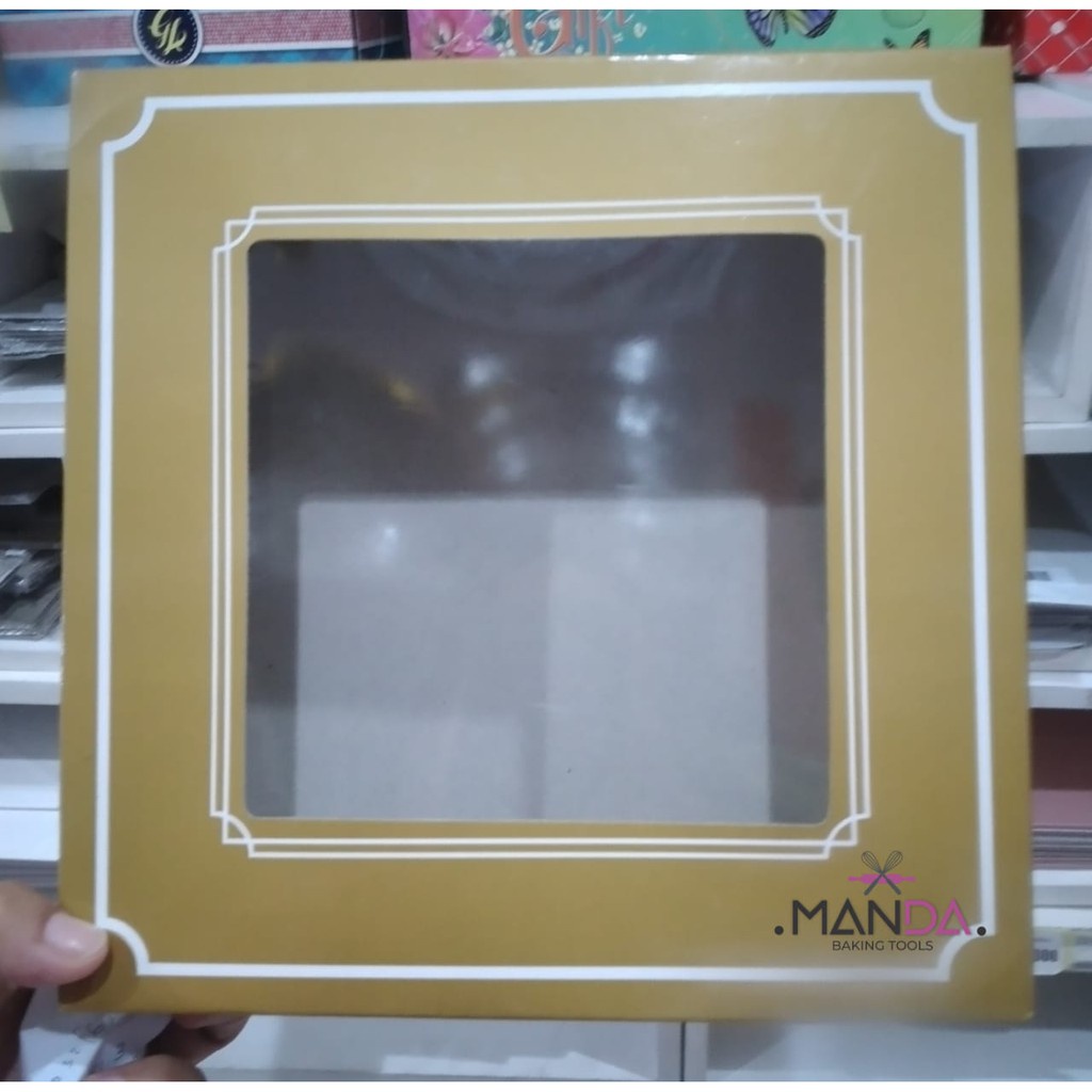 

Kardus dus kotak Tinggi 8 Cm hantaran kue tart puding warna emas motIf pigura