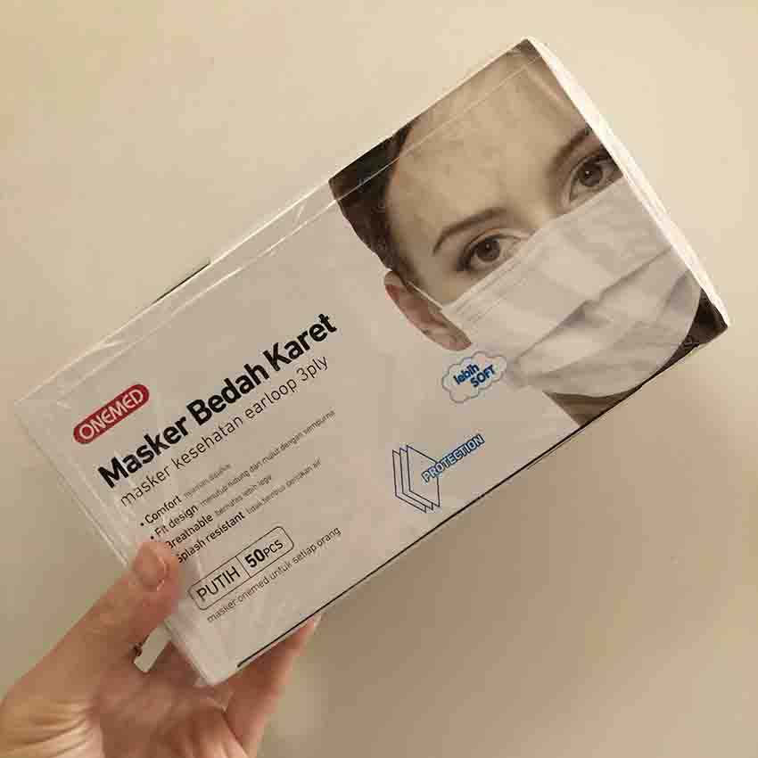 ONEMED EARLOOP MASKER  (1 BOX isi 50pcs)