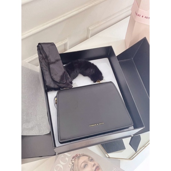 TAS SELEMPANG WANITA TERBATU GIFTSET RIBBON FREE BOX CK