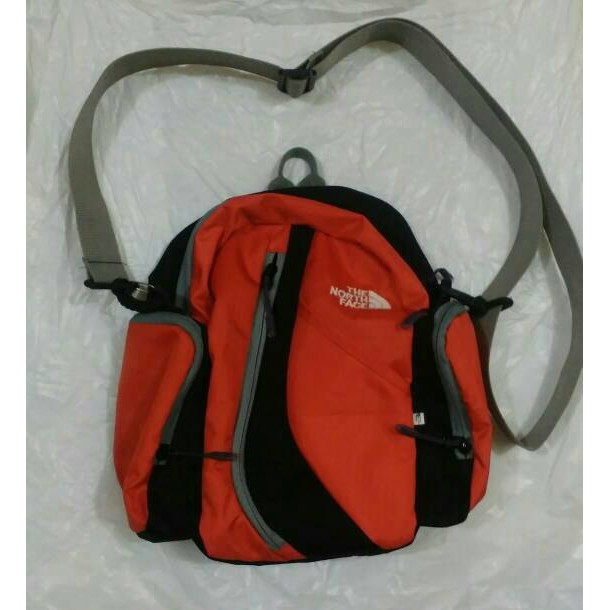 tas selempang The north face