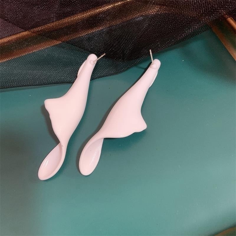 Anting Tusuk Gantung Desain Bunga Calla Lily Warna Putih Untuk Wanita