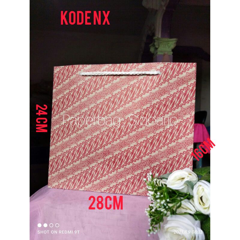 

(12 Pcs) PAPERBAG KODE NX MOTIF SEWEK [28X24X16]