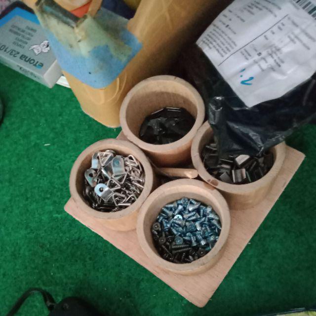 Plat Gantungan Pigura Besar 25mm X 20mm Segitiga Hitam