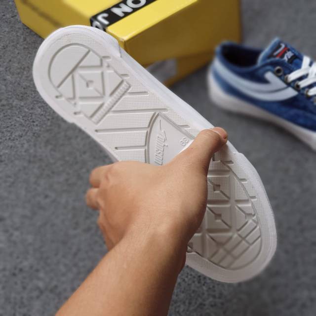 SNEAKERS COWOK HITAM BIRU MISTY  SEPATU JOHNSON GALAXY PRO LOW CUT DENIM