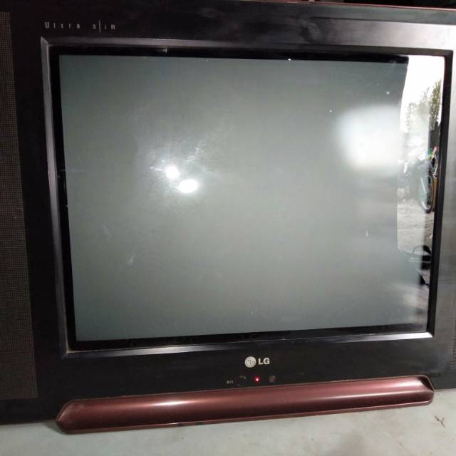 TV LG ultra slim 21 in ORI normal semua siap pkei